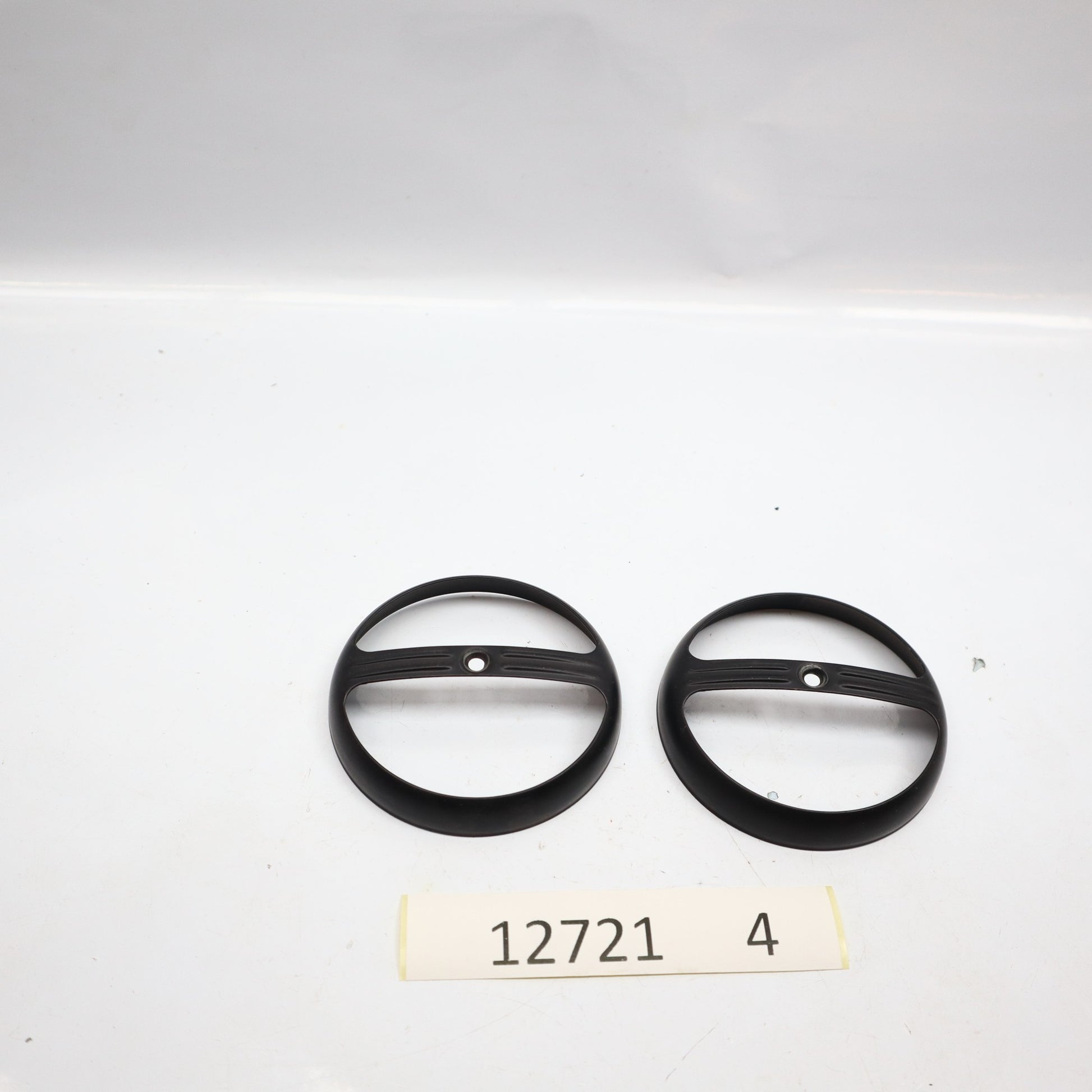 Deutz / Eicher Traktor Hella Rücklicht Halter 2 Kammer NOS