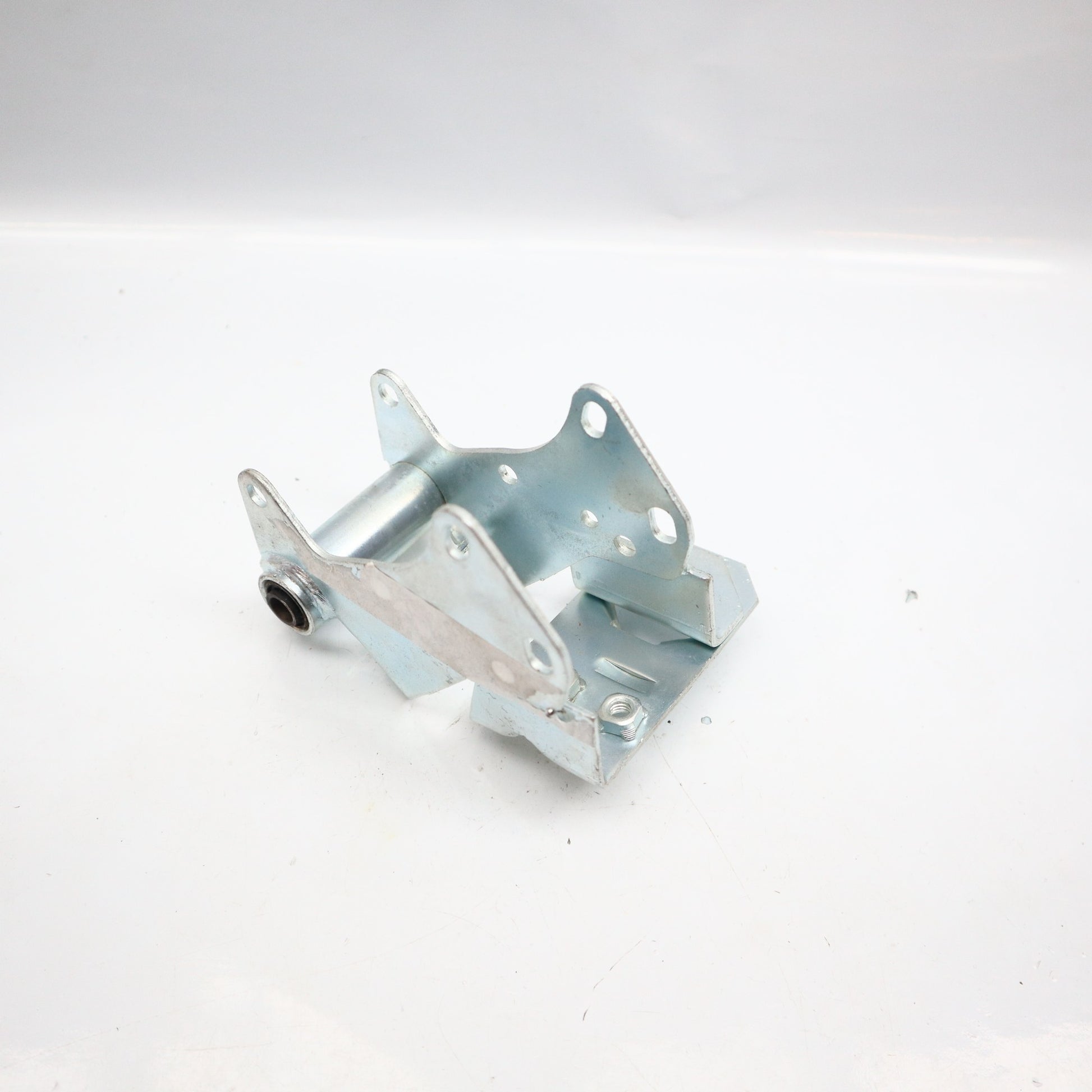 Peugeot 103 Motor Halter NOS